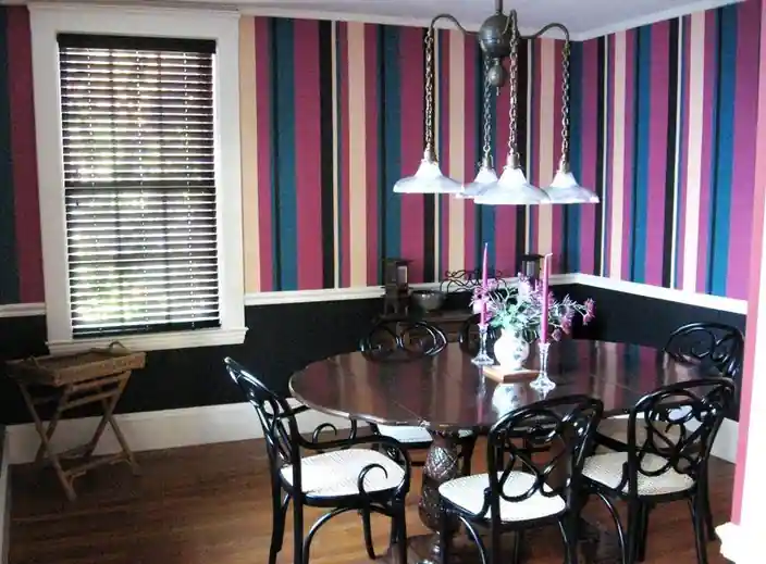 Striping: striped dining room